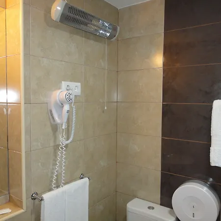 Domus Hotel *